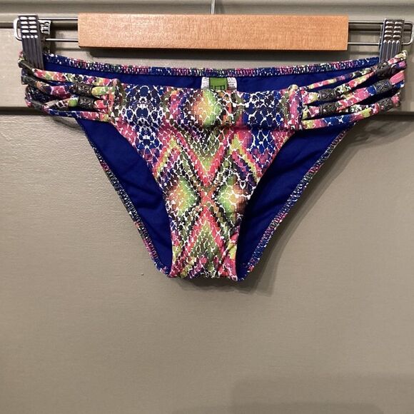 𝅺BECCA by Rebecca Virtue Multicolor Rainbow Python Bikini Bottom Size XS - Picture 1 of 7